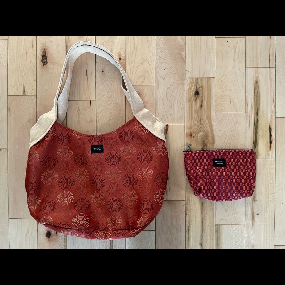 Madison Handbag with pouch
